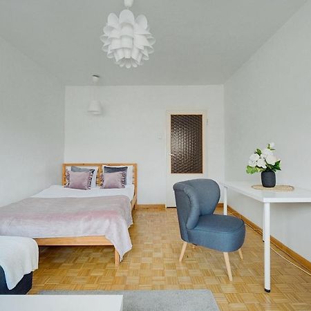 2 Bedroom Apt In Heart Of Warsaw Zgoda 9 Tv70 Exterior photo